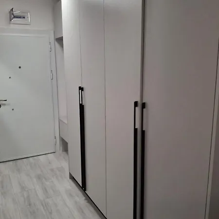 Yana Sanny Apartament