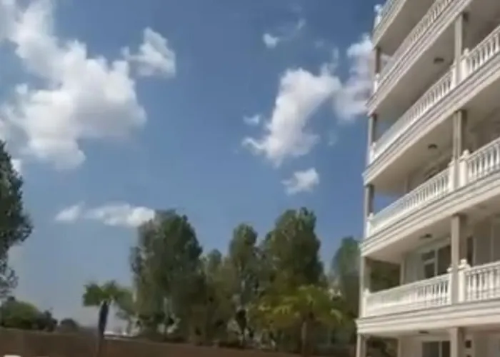 Yana Sanny Слънчев бряг