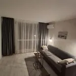 Yana Sanny Appartement *