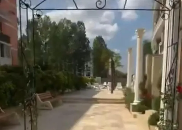 Yana Sanny Apartment *